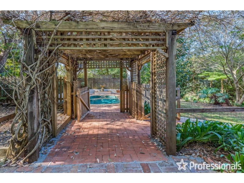 75-77 Benowa Street, Tamborine Mountain QLD 4272