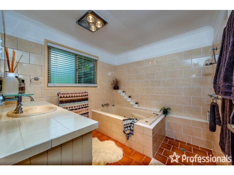 18 Cayambe Court, Tamborine Mountain QLD 4272