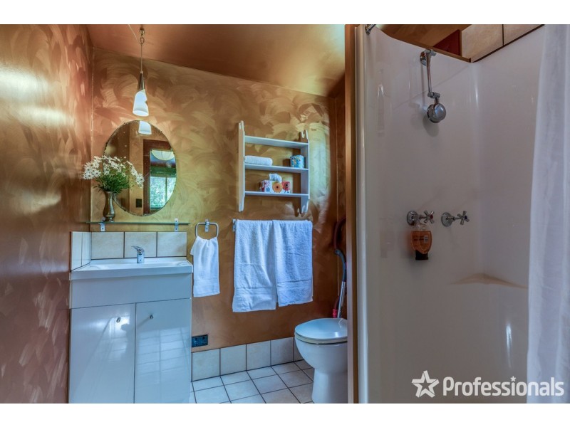 18-20 Lahey Road, Tamborine Mountain QLD 4272