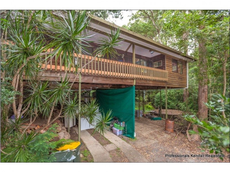4 Kinabalu Drive, Tamborine Mountain QLD 4272