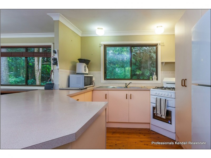 4 Kinabalu Drive, Tamborine Mountain QLD 4272