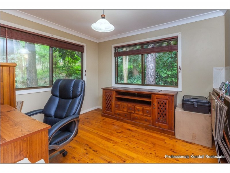 4 Kinabalu Drive, Tamborine Mountain QLD 4272