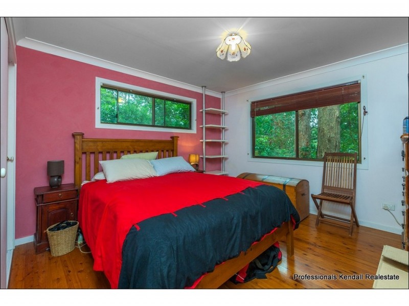 4 Kinabalu Drive, Tamborine Mountain QLD 4272