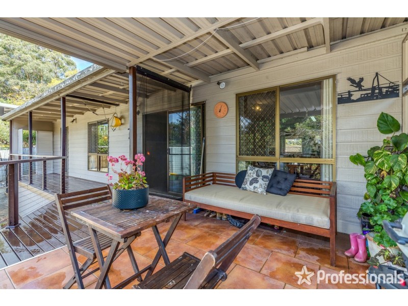 2 Hermon Road, Tamborine Mountain QLD 4272