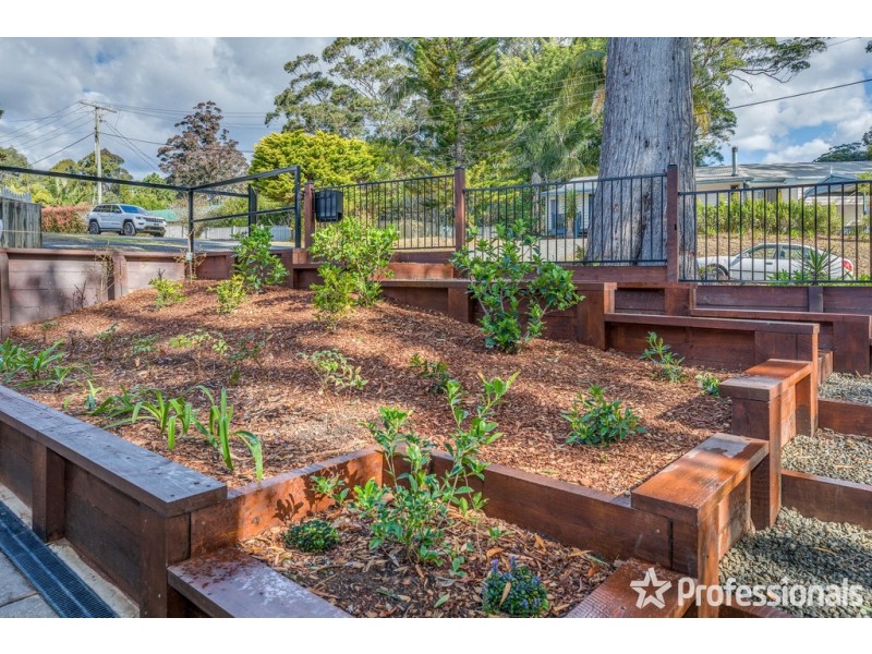 2 Hermon Road, Tamborine Mountain QLD 4272