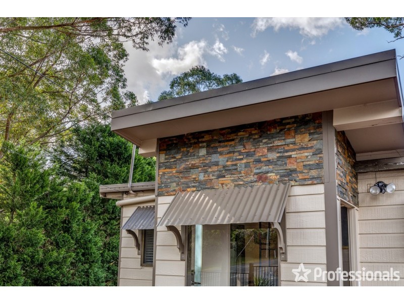 2 Hermon Road, Tamborine Mountain QLD 4272