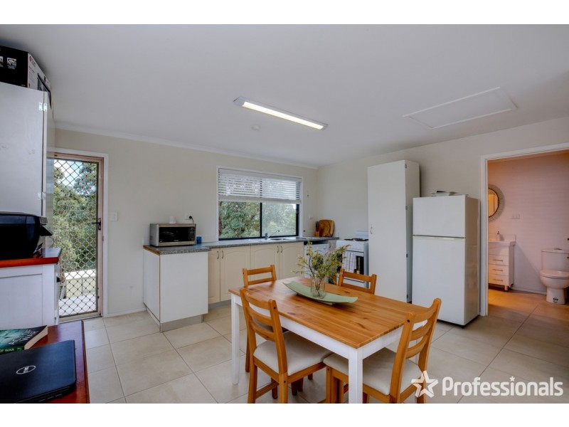 70 Magnetic Drive, Tamborine Mountain QLD 4272