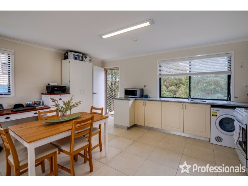 70 Magnetic Drive, Tamborine Mountain QLD 4272