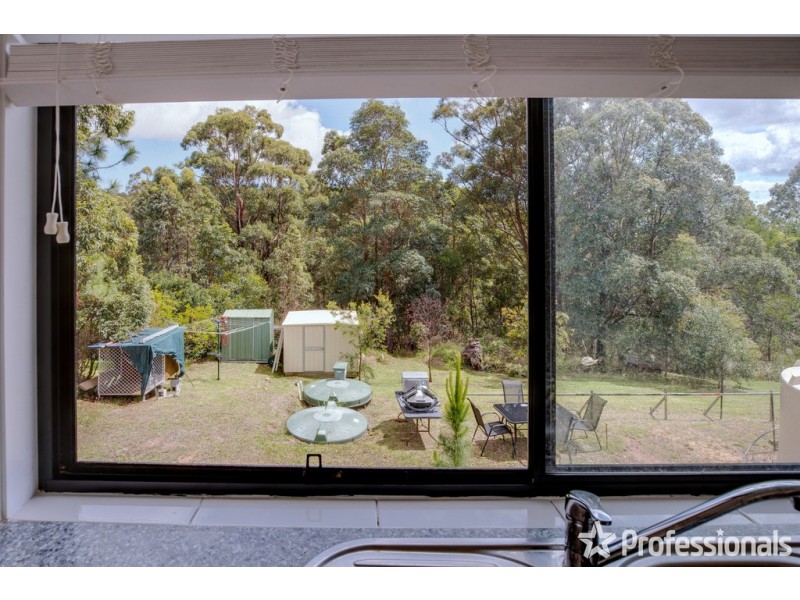 70 Magnetic Drive, Tamborine Mountain QLD 4272