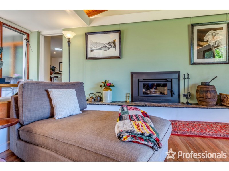 68-70 Siganto Street, Tamborine Mountain QLD 4272