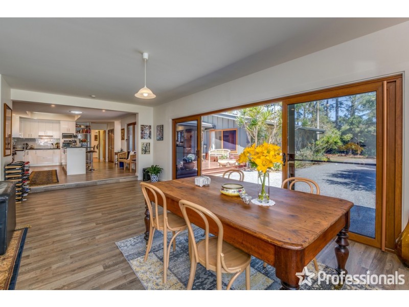 68-70 Siganto Street, Tamborine Mountain QLD 4272