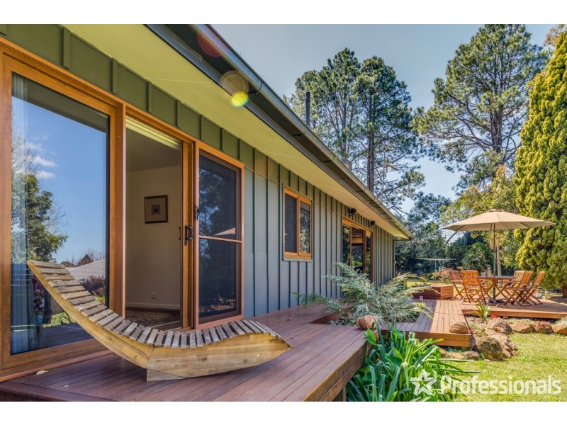 68-70 Siganto Street, Tamborine Mountain QLD 4272