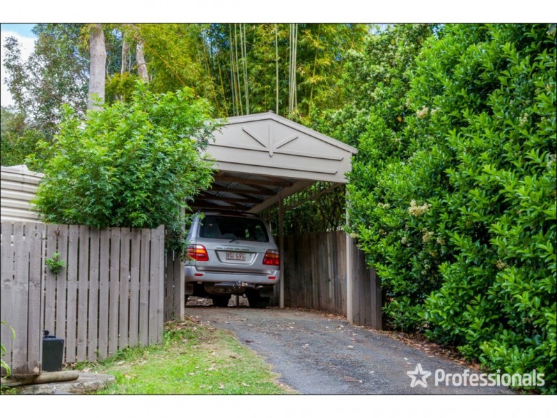 8 Kalmia Court, Tamborine Mountain QLD 4272
