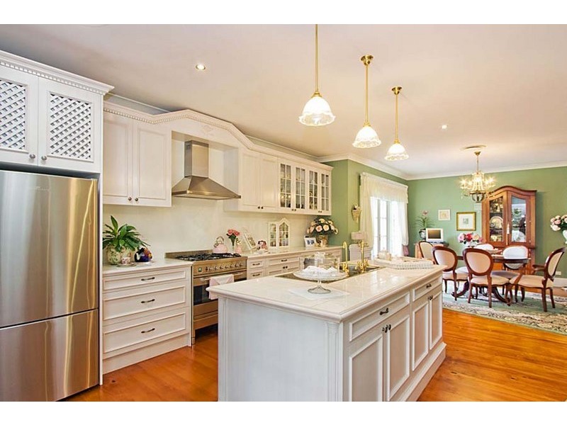 13 Central Avenue, Eagle Heights QLD 4271