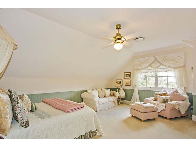13 Central Avenue, Eagle Heights QLD 4271