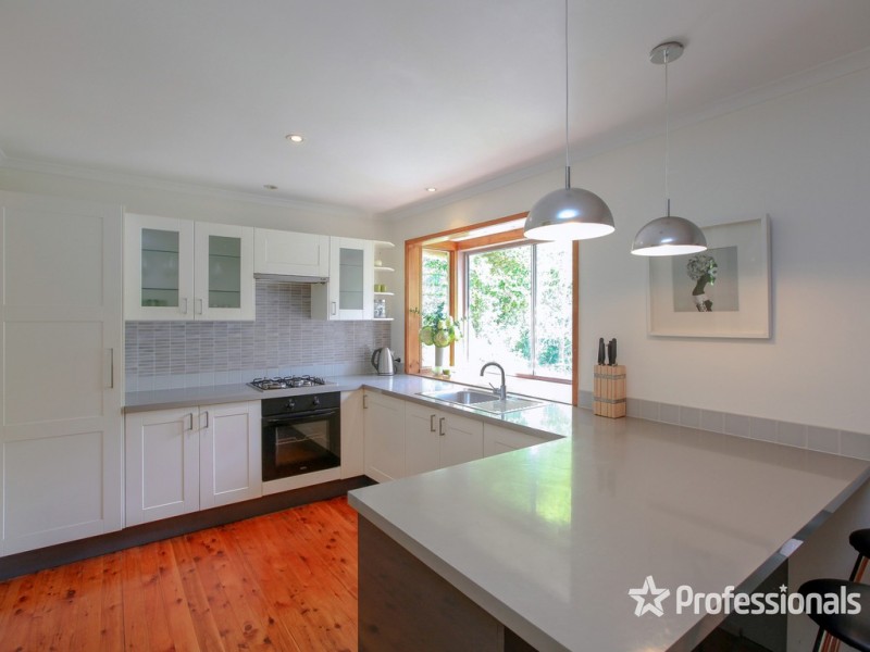 34 Kinabalu Drive, Tamborine Mountain QLD 4272