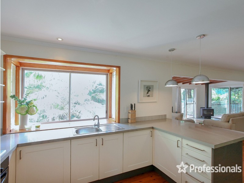 34 Kinabalu Drive, Tamborine Mountain QLD 4272
