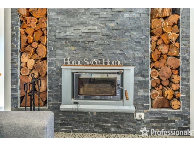 2 Yallanbee Court, Wongawallan QLD 4210