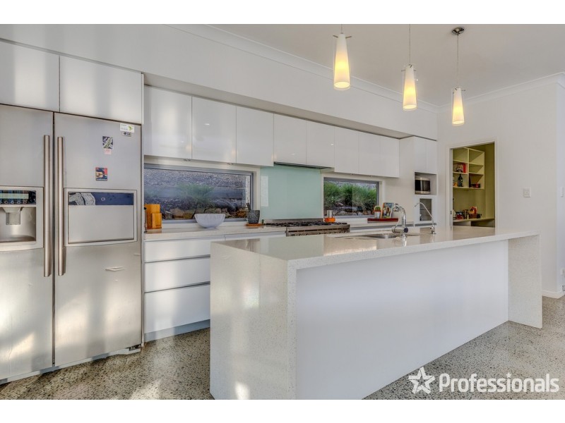 2 Yallanbee Court, Wongawallan QLD 4210