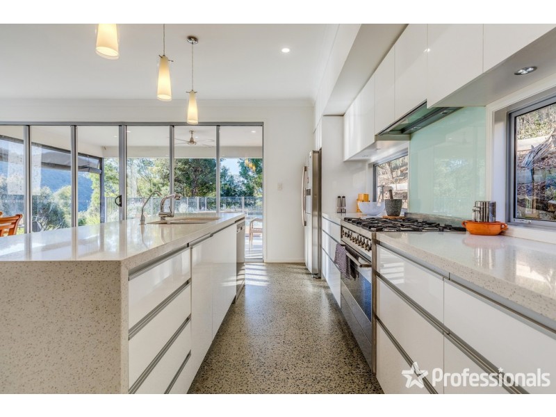 2 Yallanbee Court, Wongawallan QLD 4210