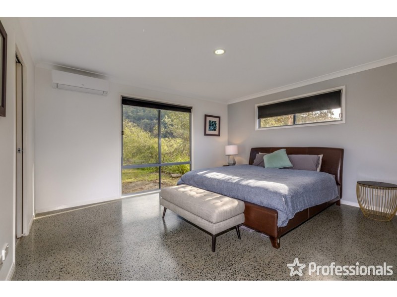 2 Yallanbee Court, Wongawallan QLD 4210