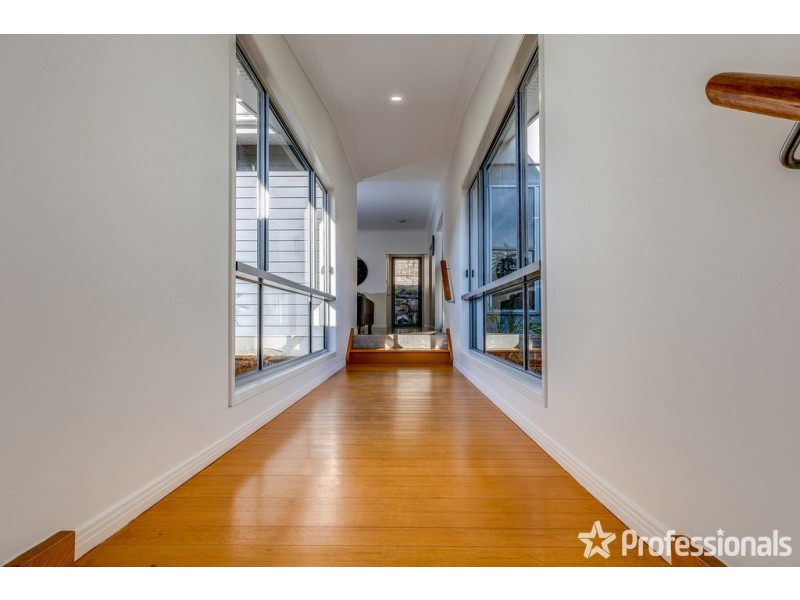 2 Yallanbee Court, Wongawallan QLD 4210