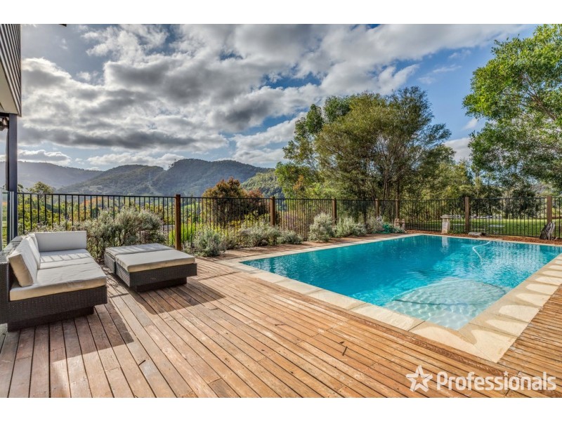 2 Yallanbee Court, Wongawallan QLD 4210