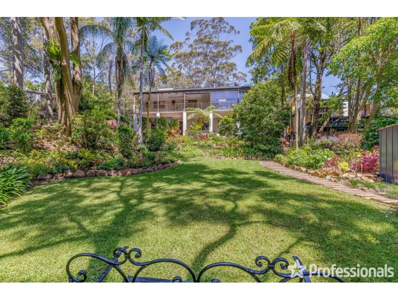 77 Kinabalu Drive, Tamborine Mountain QLD 4272