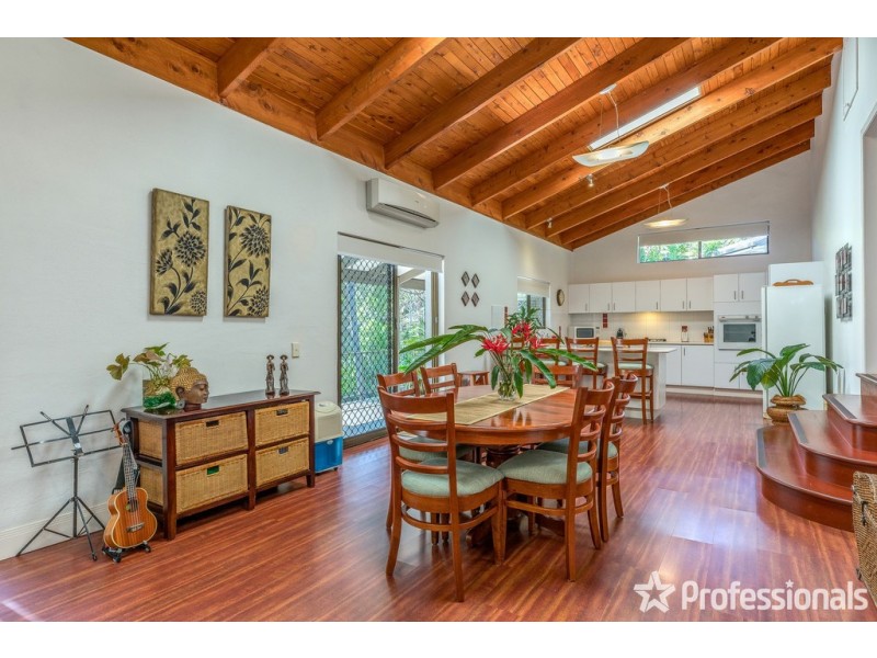 77 Kinabalu Drive, Tamborine Mountain QLD 4272