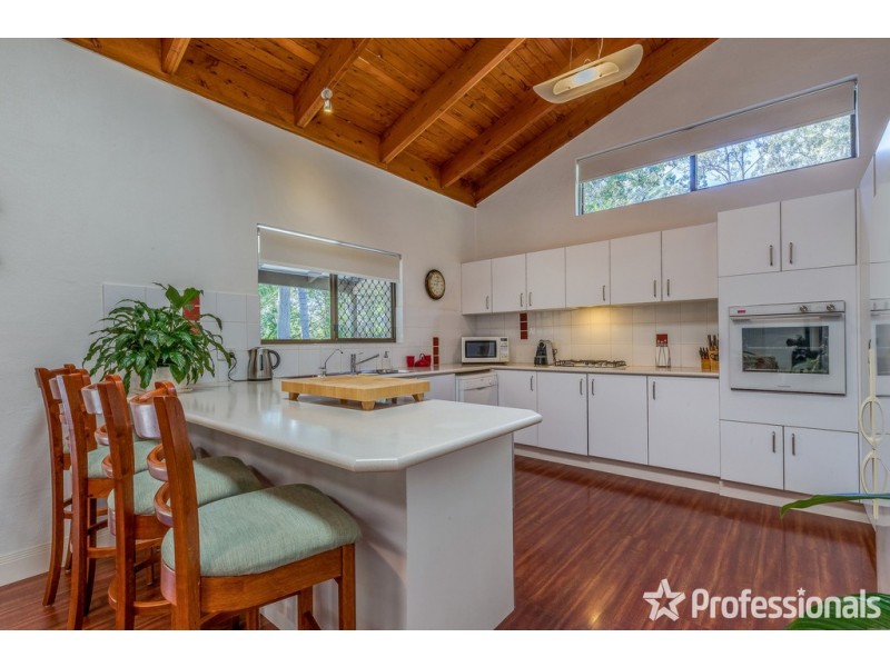 77 Kinabalu Drive, Tamborine Mountain QLD 4272