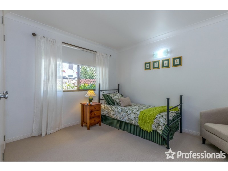 77 Kinabalu Drive, Tamborine Mountain QLD 4272