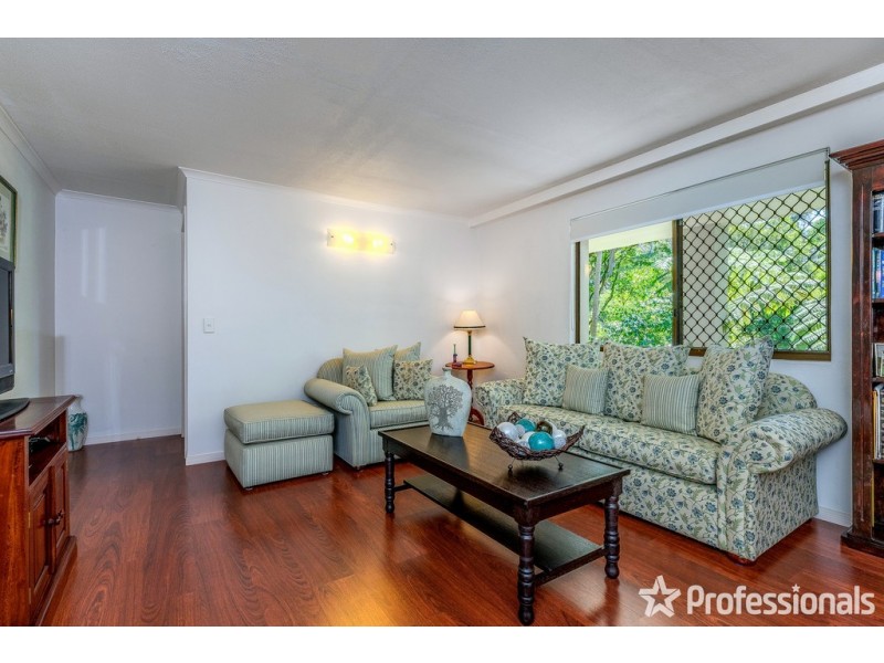 77 Kinabalu Drive, Tamborine Mountain QLD 4272