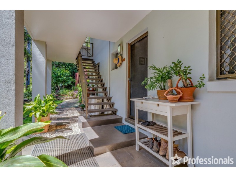 77 Kinabalu Drive, Tamborine Mountain QLD 4272