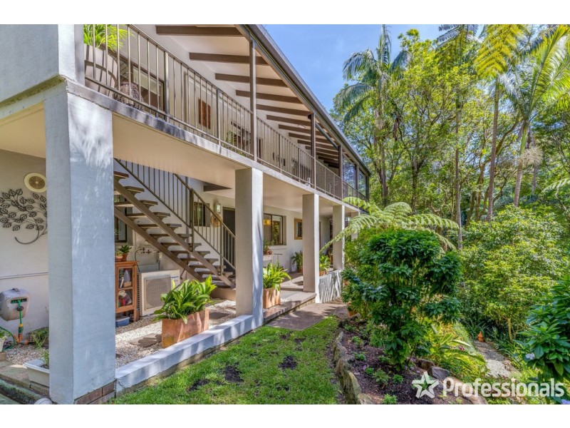 77 Kinabalu Drive, Tamborine Mountain QLD 4272
