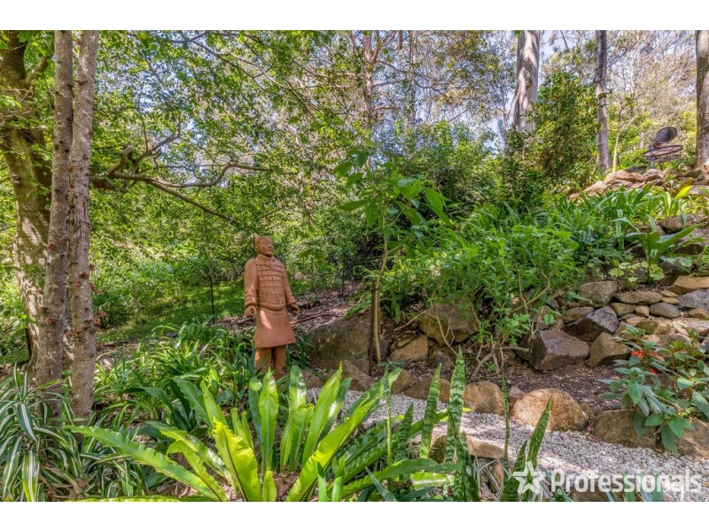 77 Kinabalu Drive, Tamborine Mountain QLD 4272