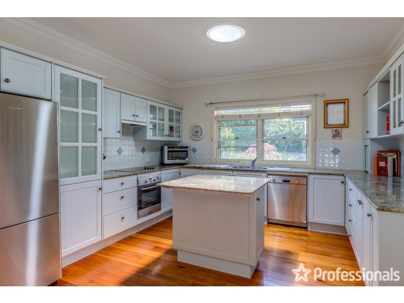 106-108 Eagle Heights Road, Tamborine Mountain QLD 4272