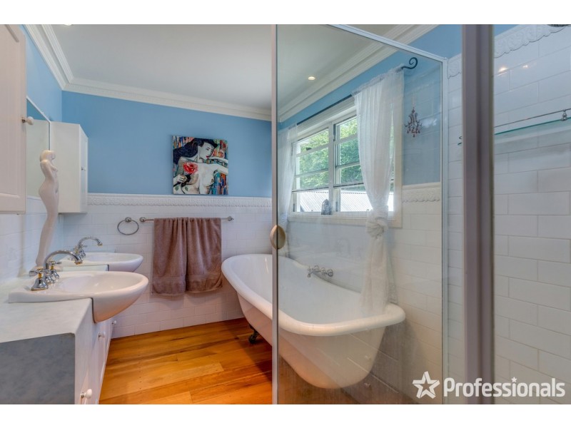 106-108 Eagle Heights Road, Tamborine Mountain QLD 4272