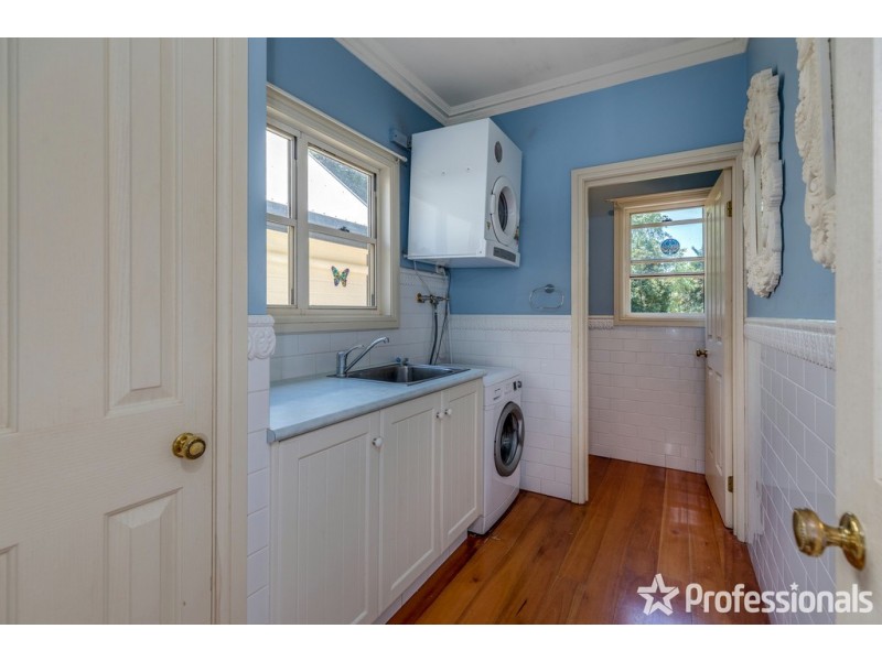 106-108 Eagle Heights Road, Tamborine Mountain QLD 4272