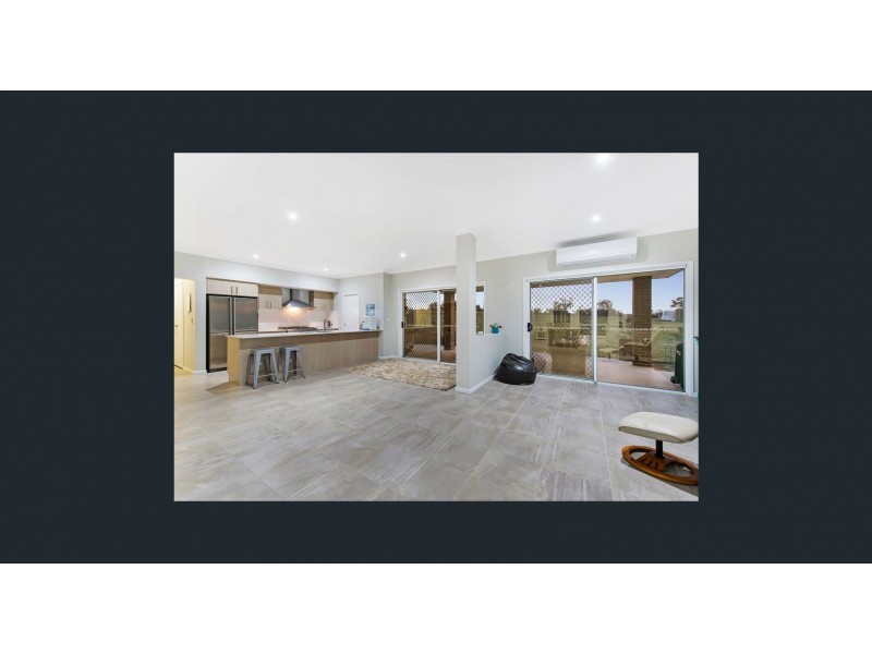 92-94 Martin Place, Tamborine QLD 4270