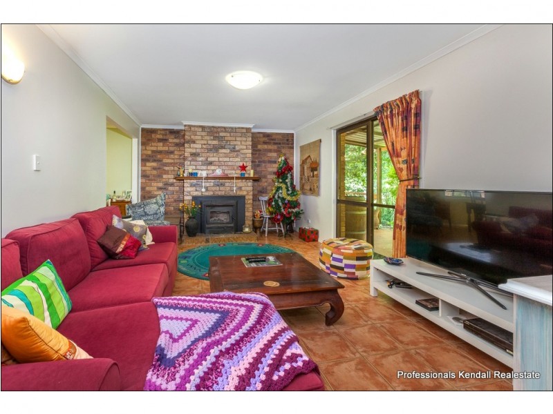 10 Kidd Street, North Tamborine QLD 4272