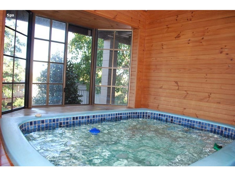 199-201 MacDonnell Road, Eagle Heights QLD 4271