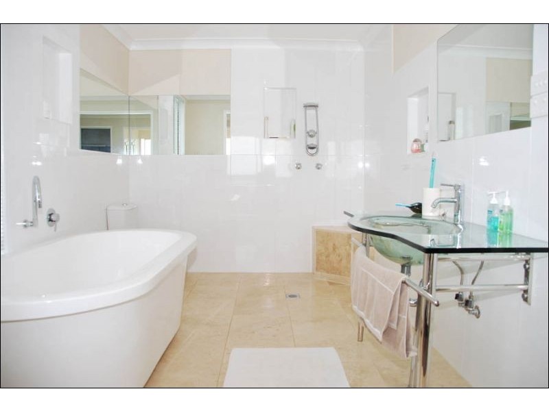 Eagle Heights QLD 4271