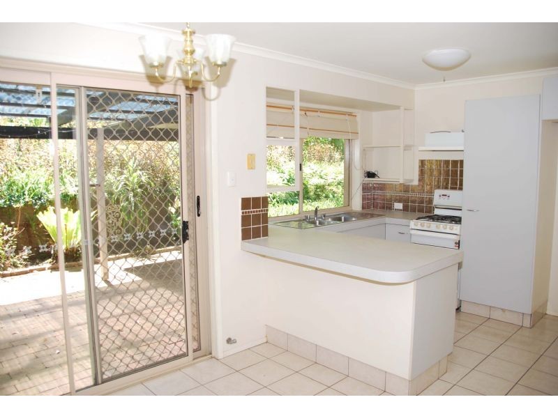 5 Kamet Court, Eagle Heights QLD 4271