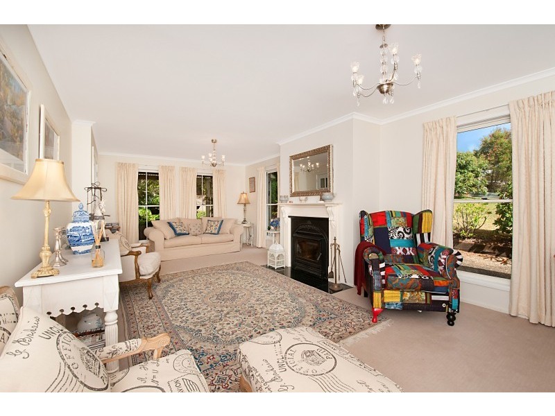 20 Ben Nevis Street, Tamborine Mountain QLD 4272