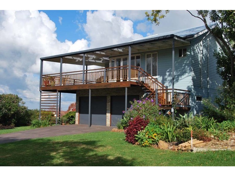 4  Golfers Crescent, Eagle Heights QLD 4271