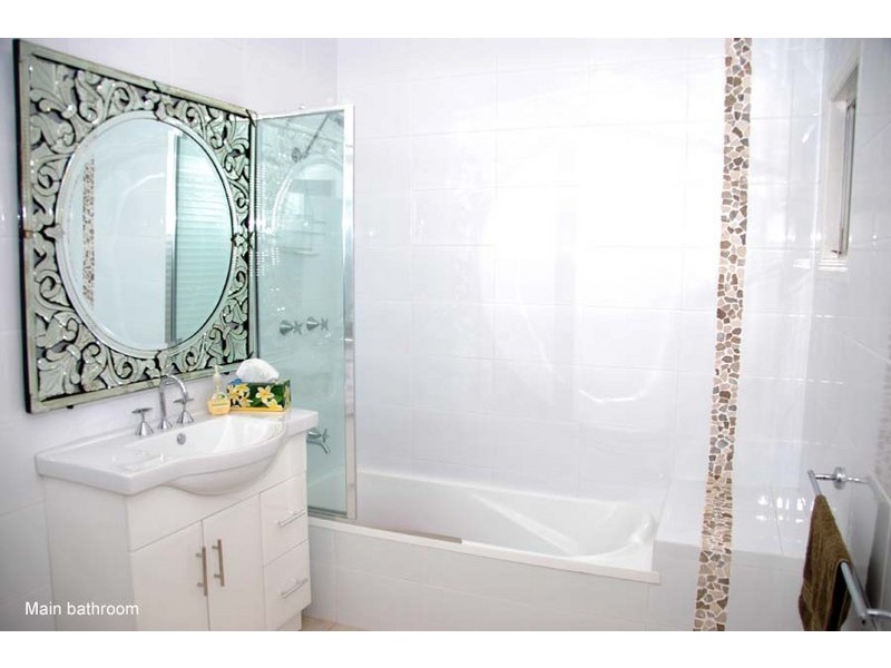 4  Golfers Crescent, Eagle Heights QLD 4271