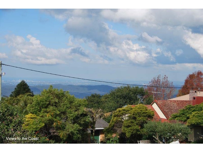 4  Golfers Crescent, Eagle Heights QLD 4271