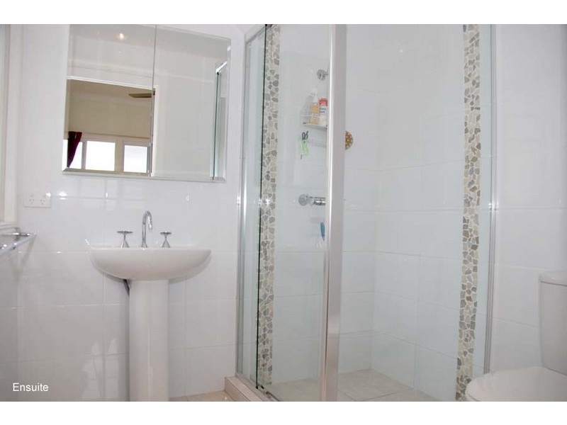 4  Golfers Crescent, Eagle Heights QLD 4271