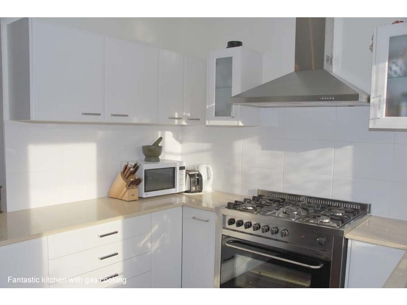 4  Golfers Crescent, Eagle Heights QLD 4271