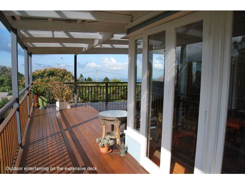 4  Golfers Crescent, Eagle Heights QLD 4271